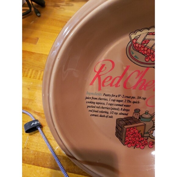 RED CHERRY 11" PIE DEEP DISH SERVER KEEPER w/ RECIPE WELCOME ENT CO EUC - Picture 6 of 7